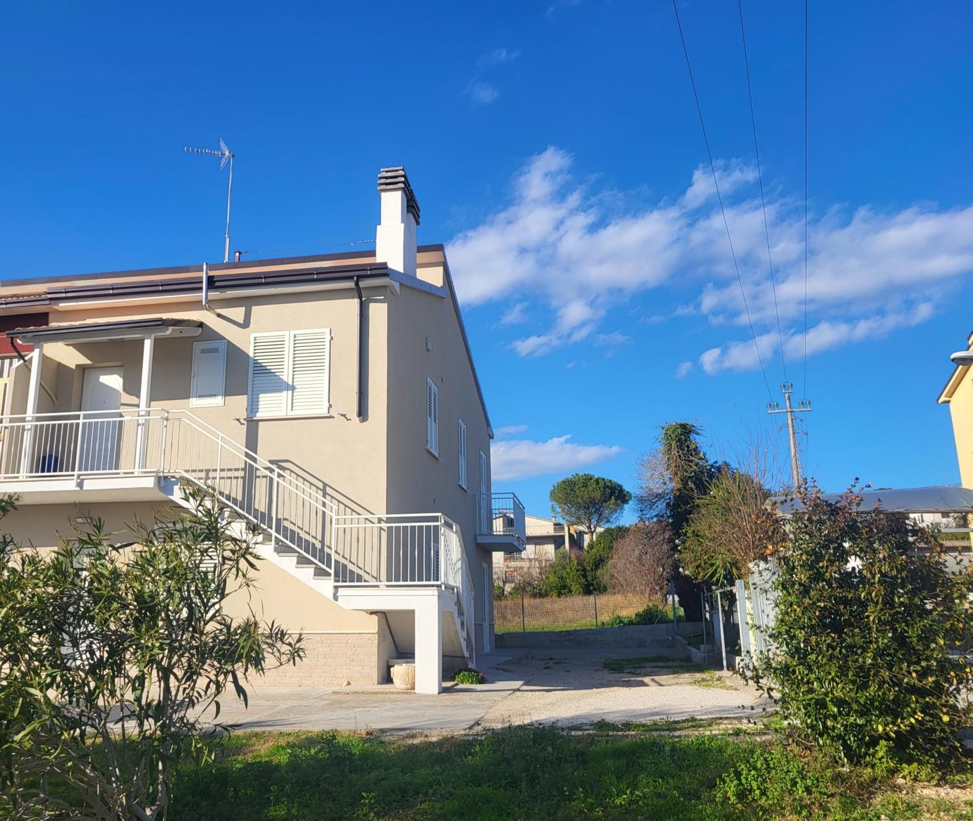 Casa Degli Ulivi - Apartment B Porto San Giorgio Buitenkant foto